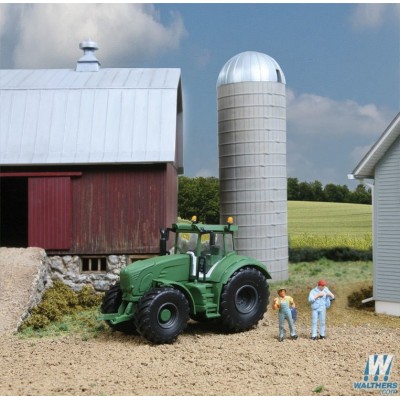 Four-Wheel Drive Farm Tractor